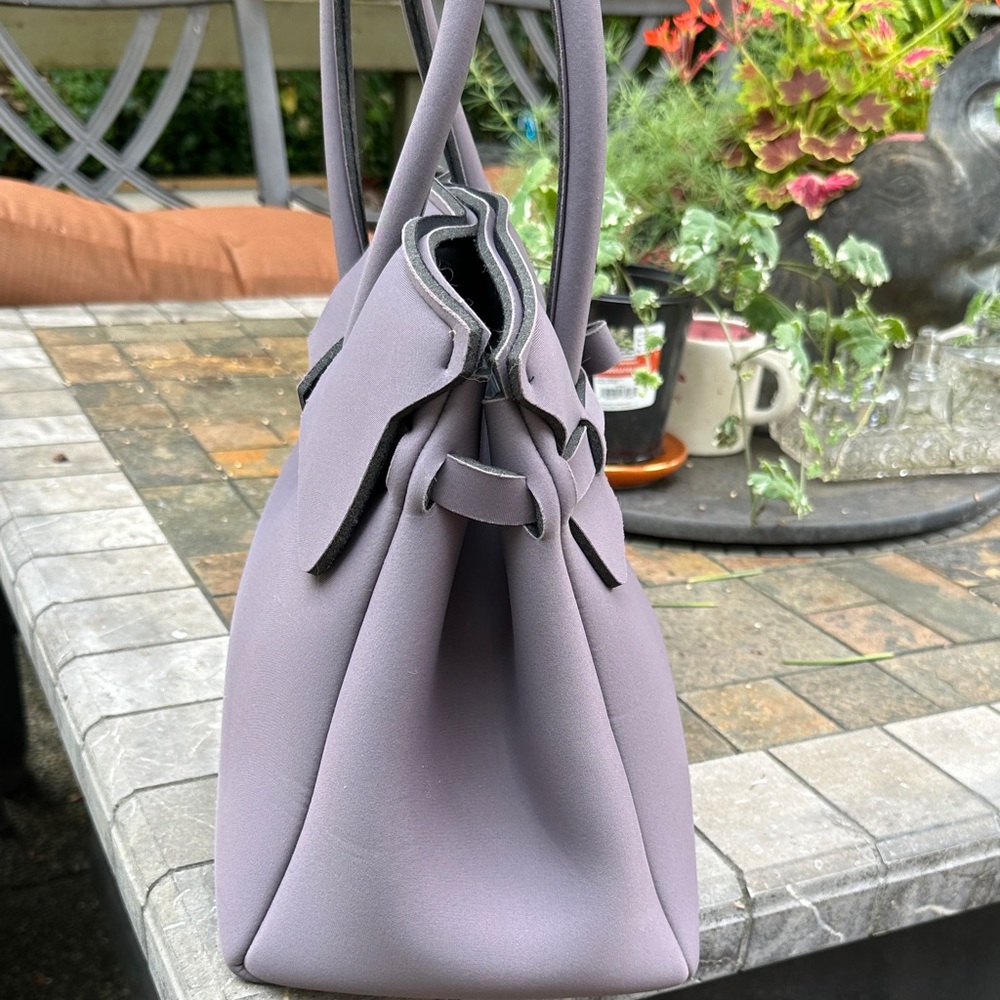 Chic Lavender Shoulder Bag - Picture 5 of 9